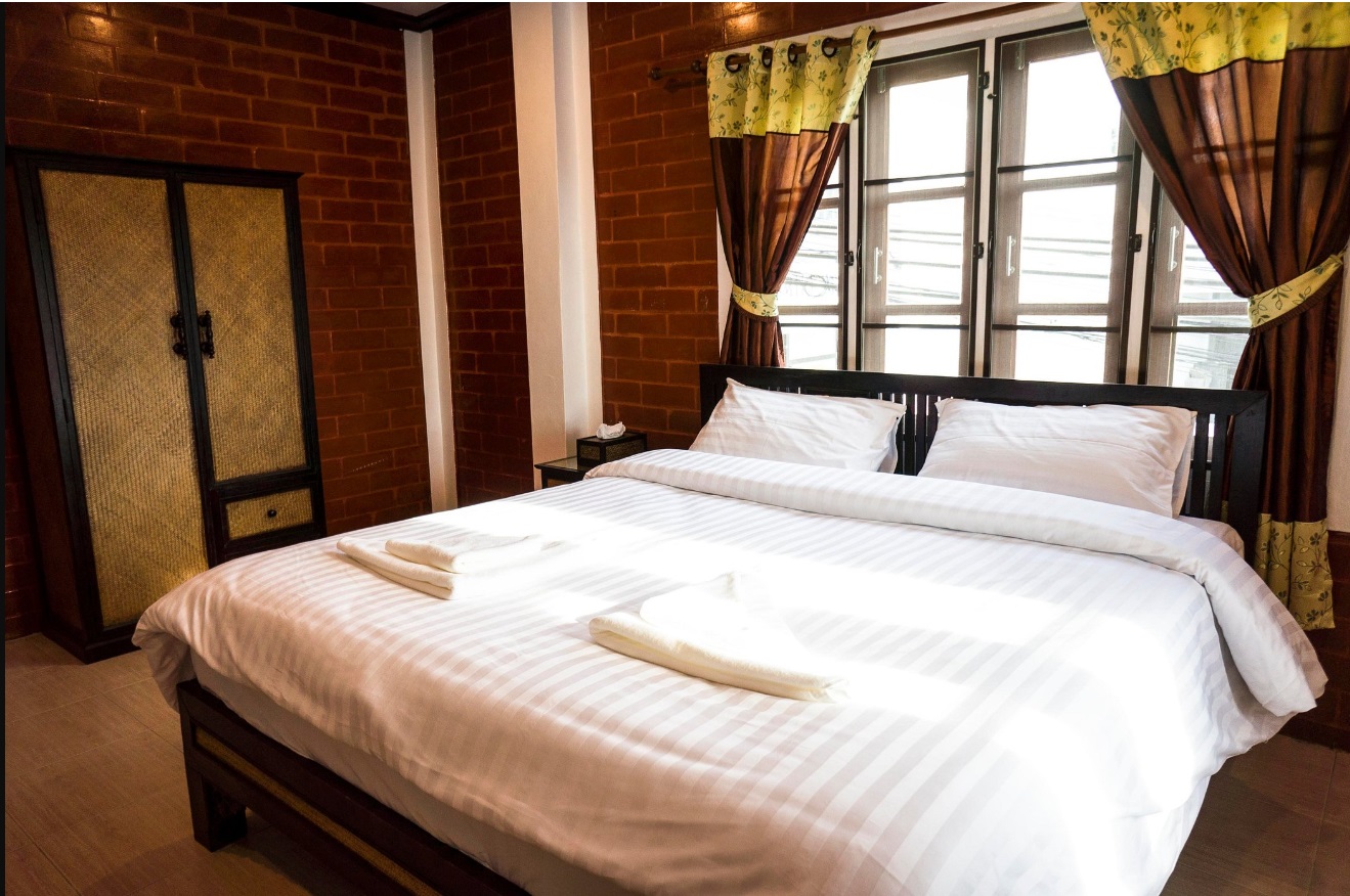 Summe house guesthouse hostel inside